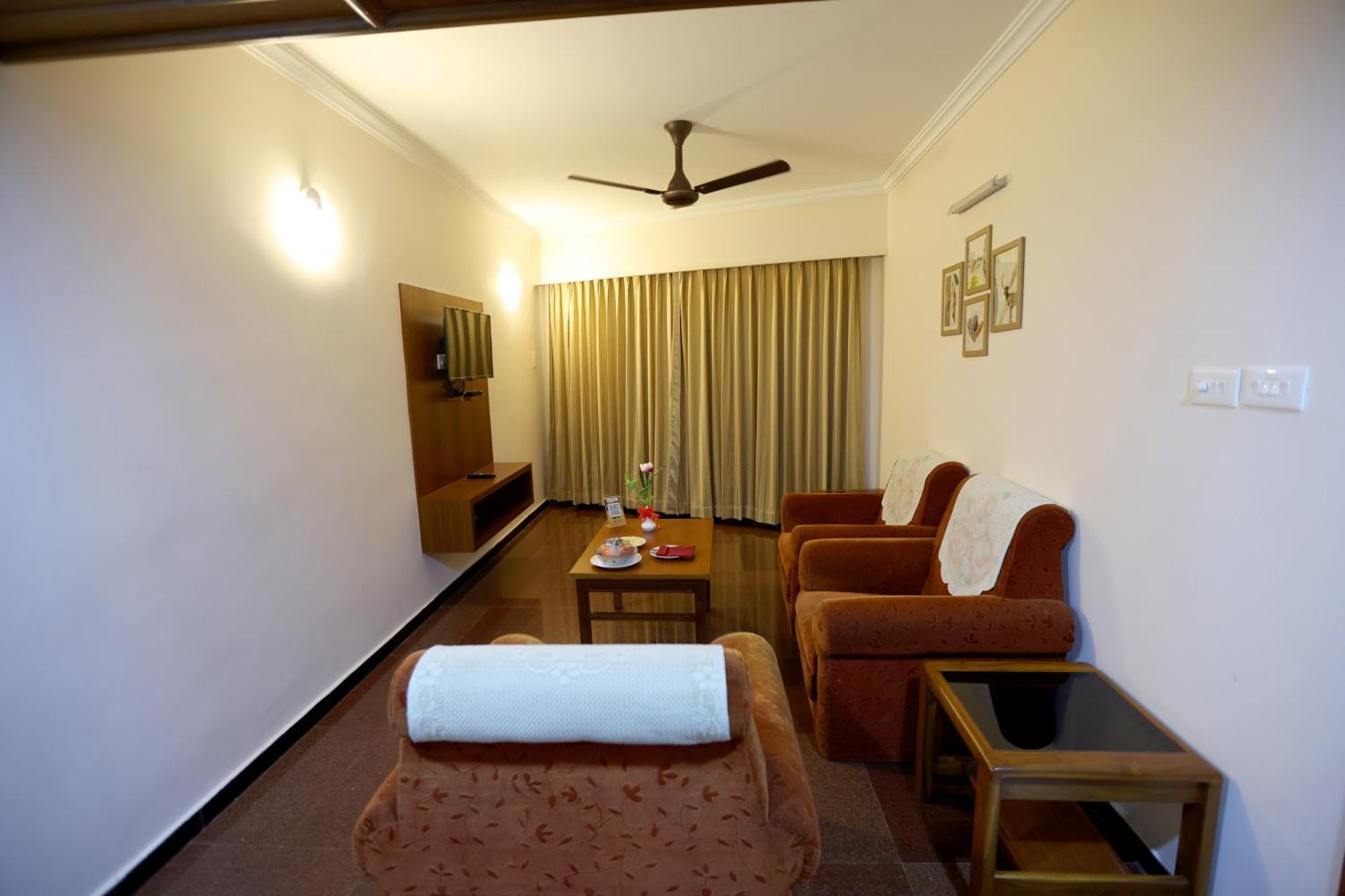 Breeze Residency Hotel Tiruchirappalli Exterior foto