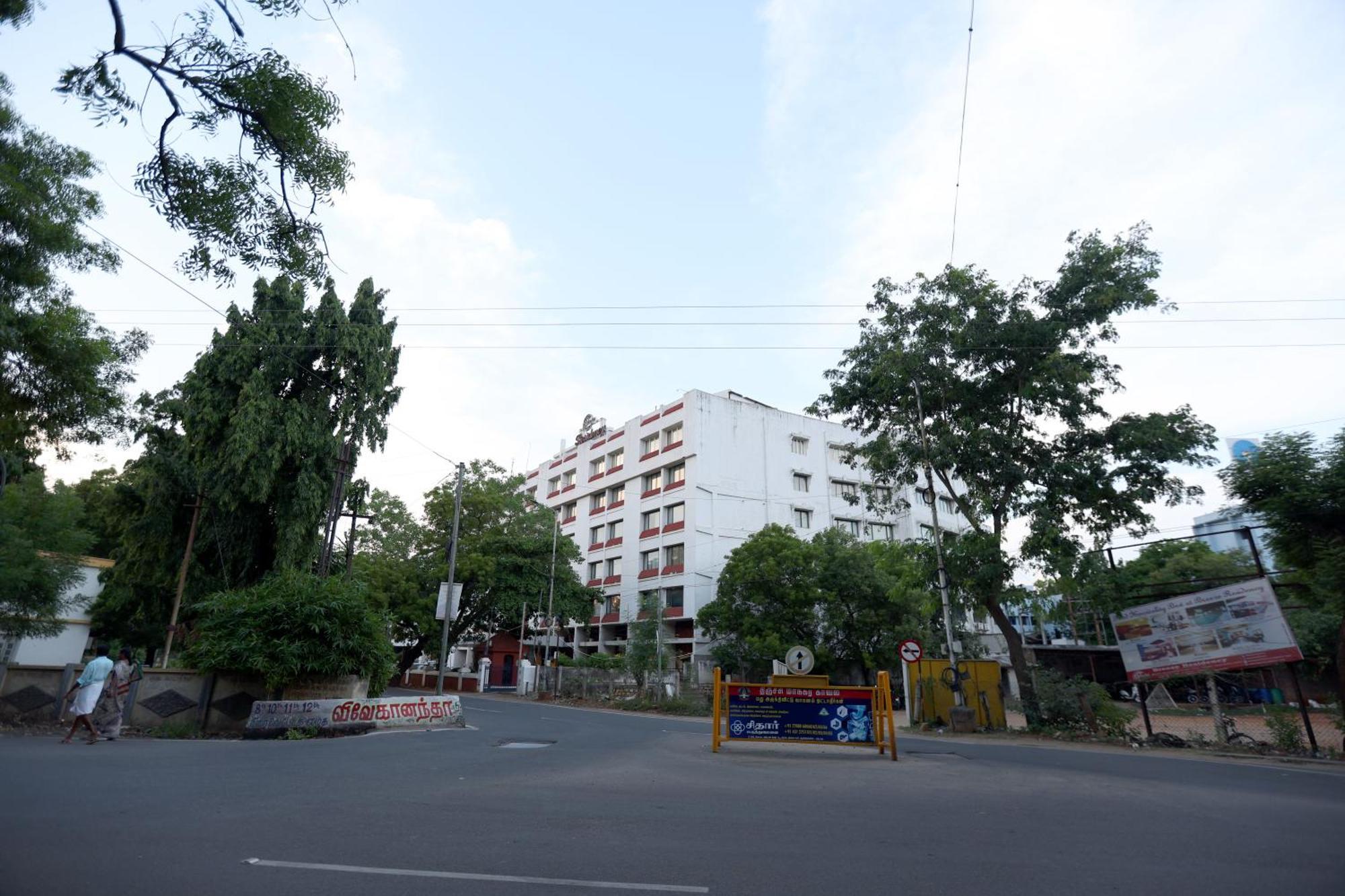 Breeze Residency Hotel Tiruchirappalli Exterior foto