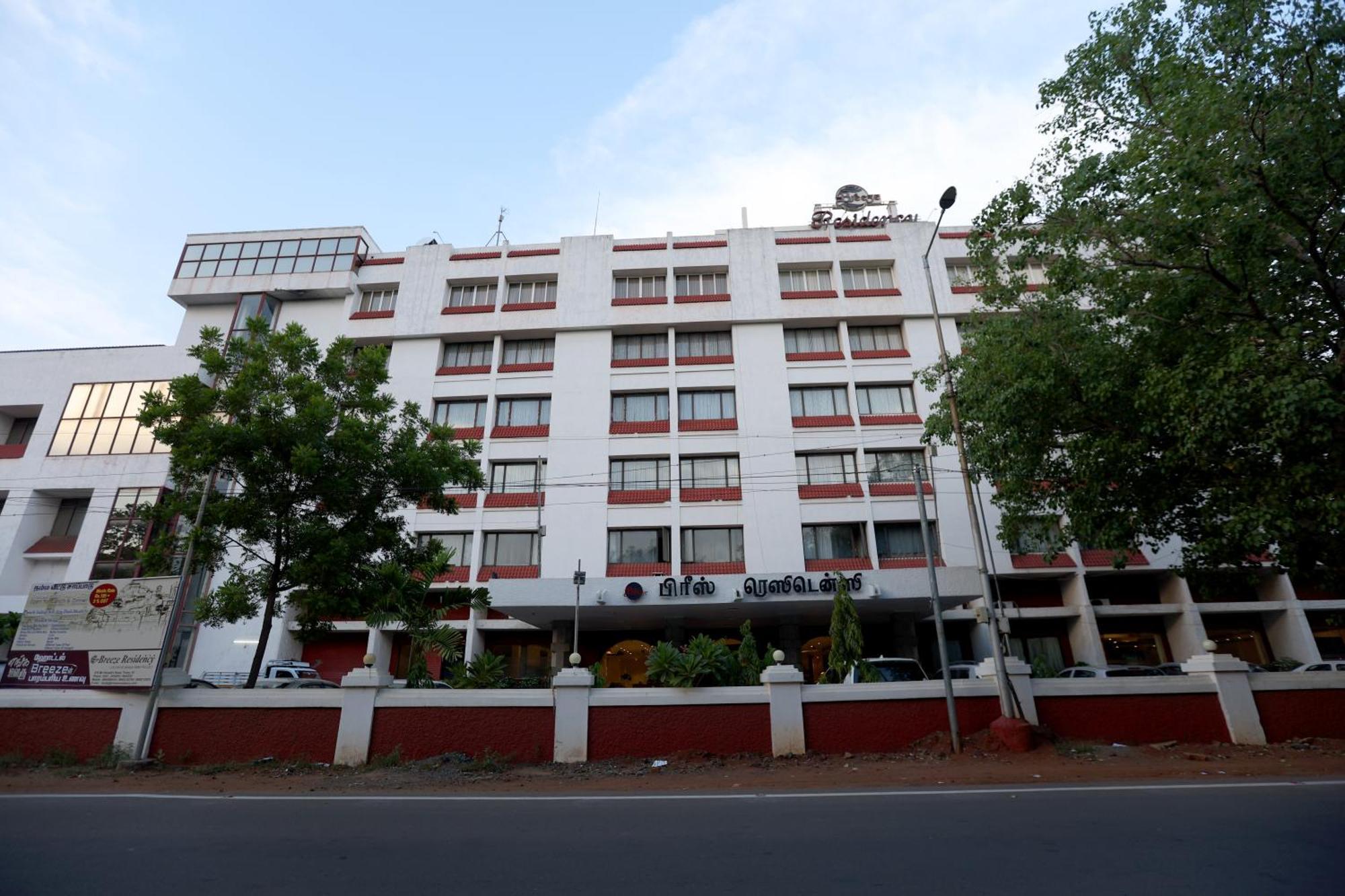 Breeze Residency Hotel Tiruchirappalli Exterior foto